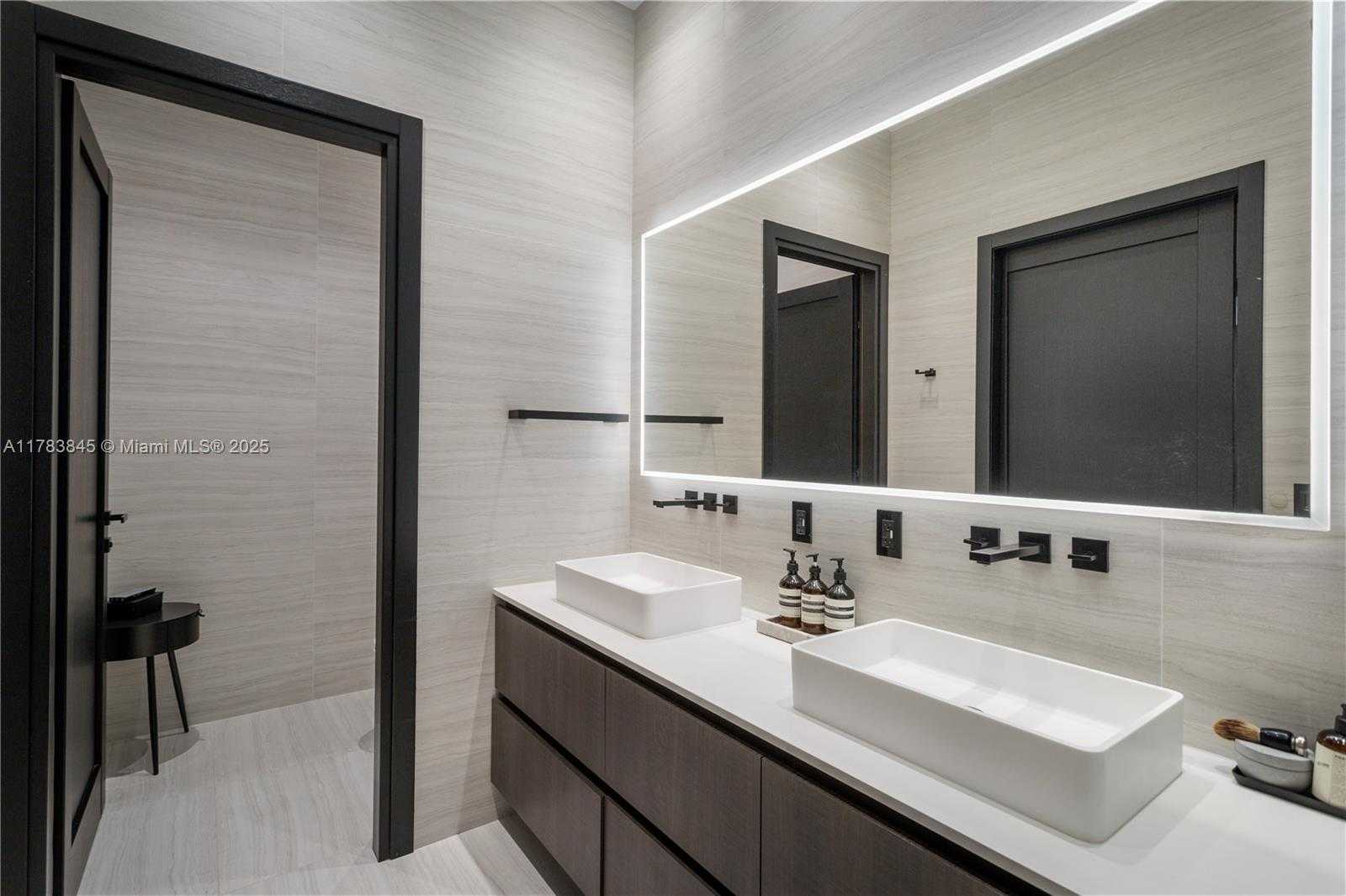 Small Image of 2275 NORTH EAST 120TH ST, North Miami Number 20
