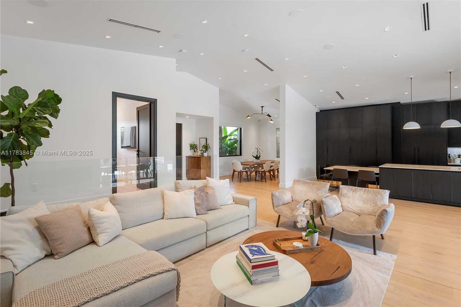 Small Image of 2275 NORTH EAST 120TH ST, North Miami Number 21