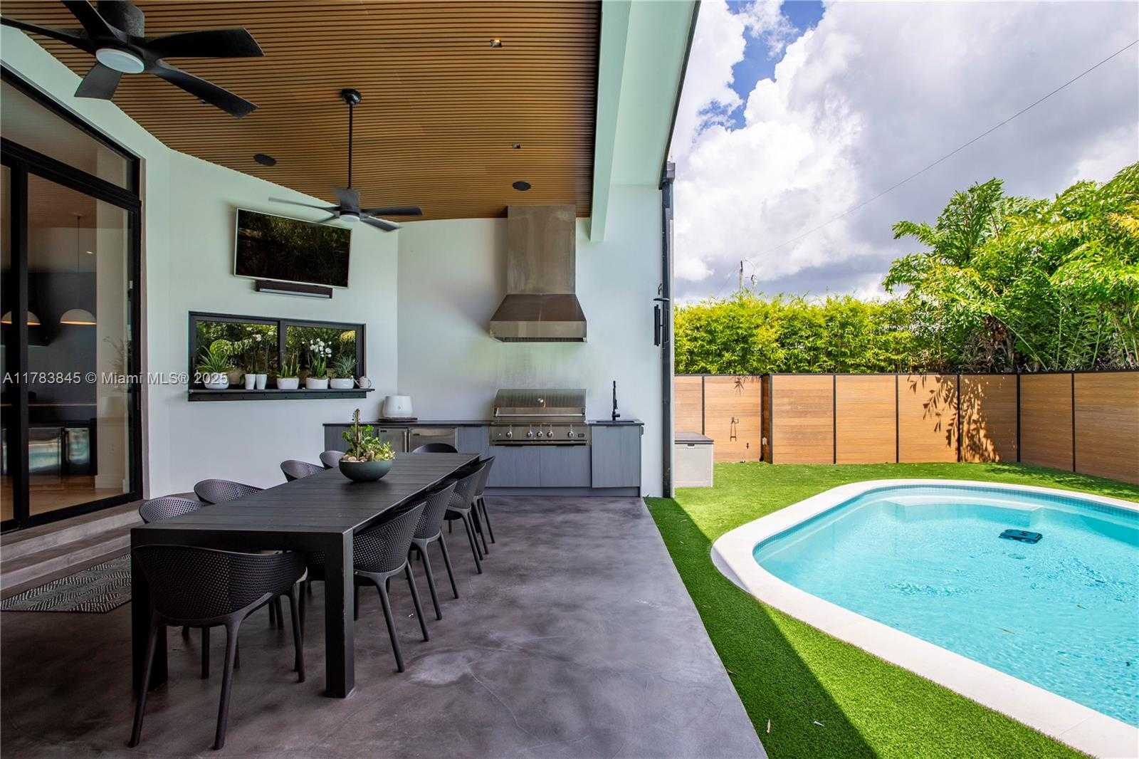 Small Image of 2275 NORTH EAST 120TH ST, North Miami Number 26