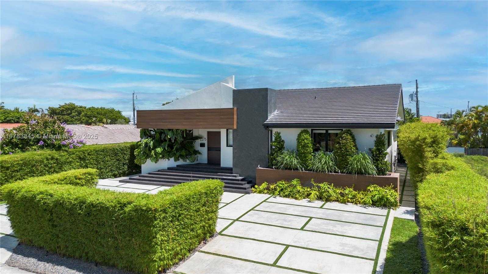 Small Image of 2275 NORTH EAST 120TH ST, North Miami Number 3