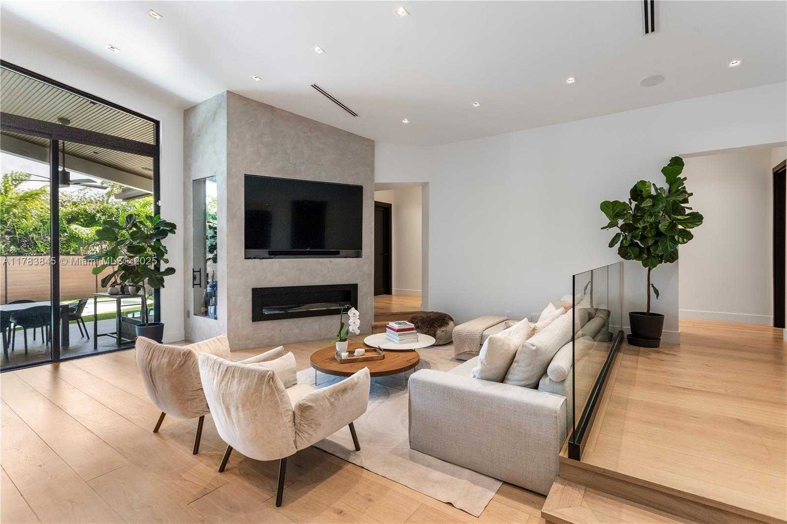 Small Image of 2275 NORTH EAST 120TH ST, North Miami Number 7