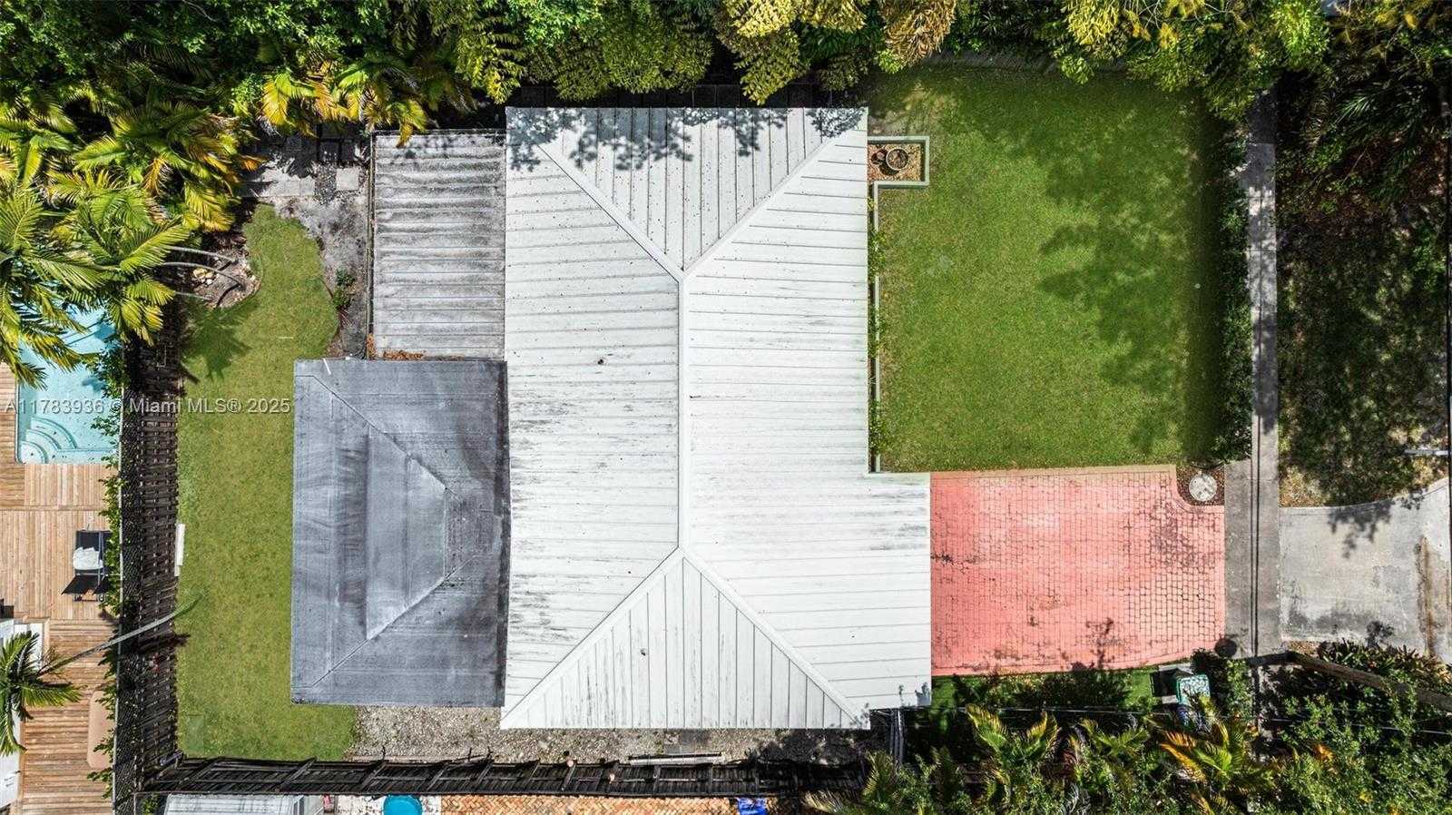 Imagen de Pequeño Objeto
