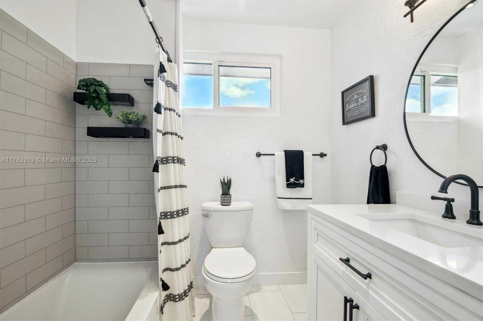 Small Image of 10560 LA PLACIDA DR, Coral Springs Number 15