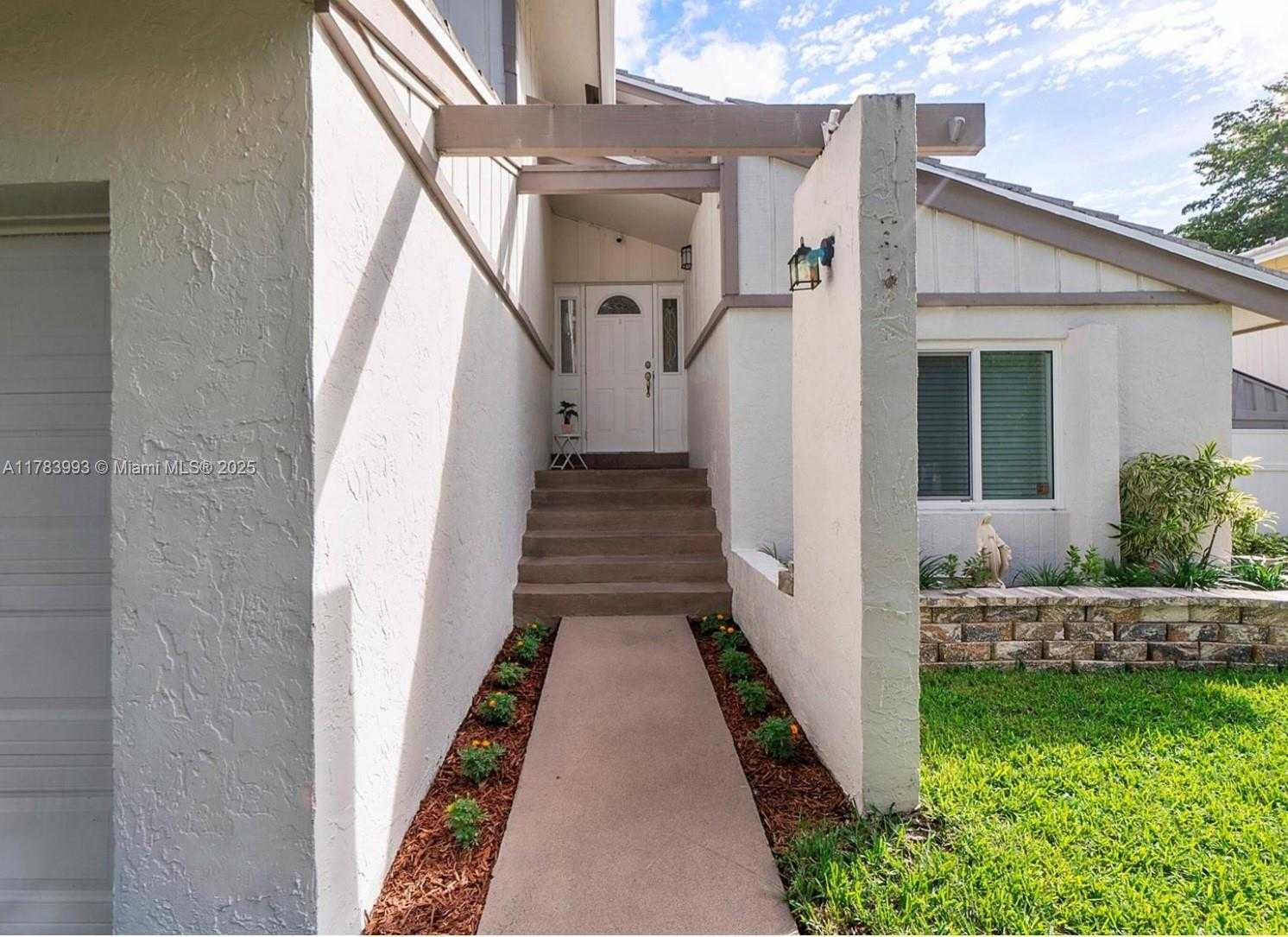 Small Image of 10560 LA PLACIDA DR, Coral Springs Number 18