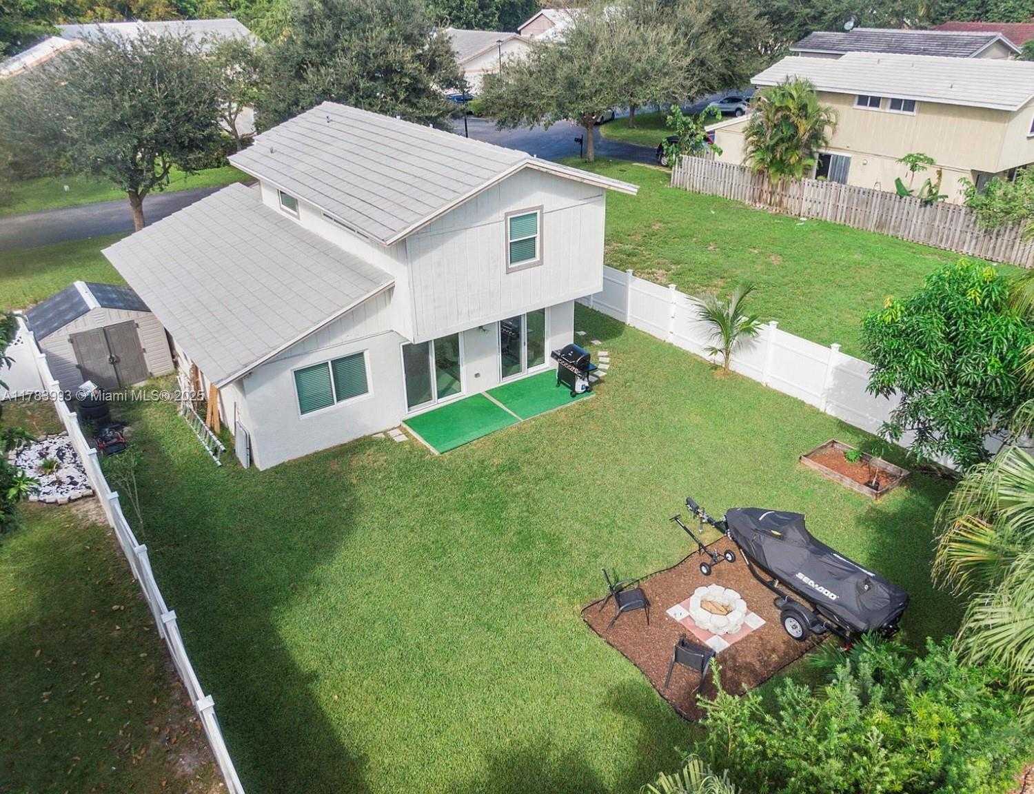 Small Image of 10560 LA PLACIDA DR, Coral Springs Number 2