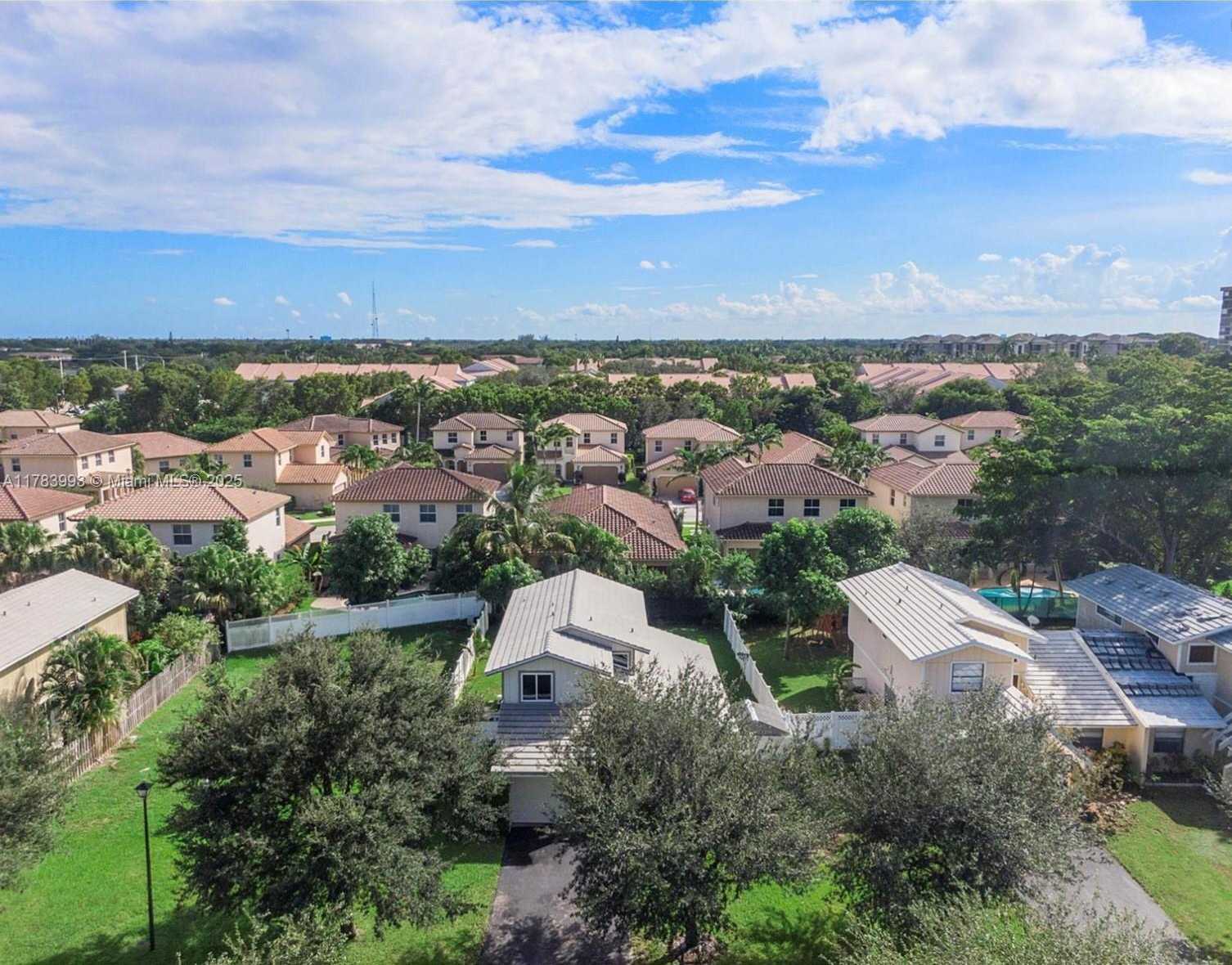 Small Image of 10560 LA PLACIDA DR, Coral Springs Number 24