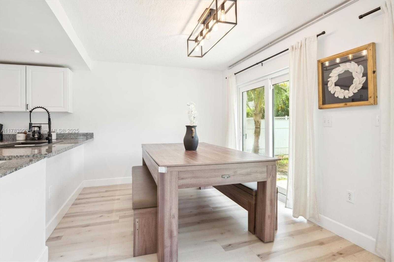Small Image of 10560 LA PLACIDA DR, Coral Springs Number 4