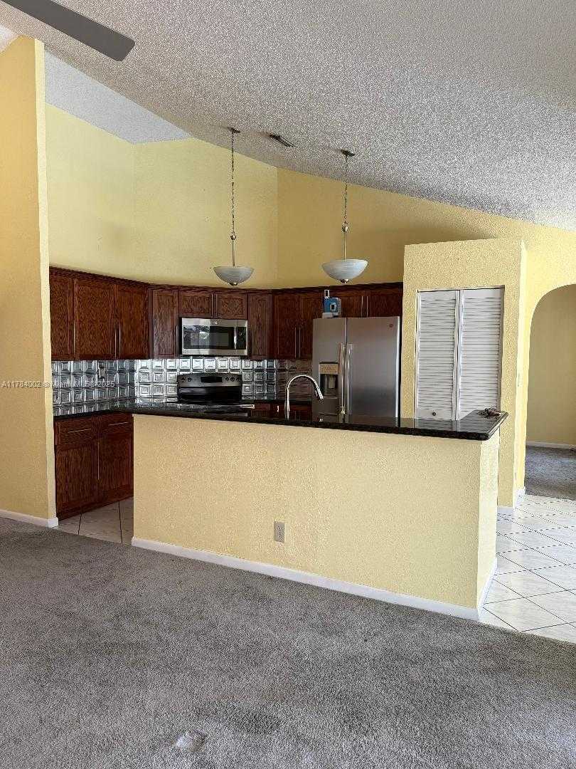 Small Image of 9300 DUNHILL DR, Miramar Number 13