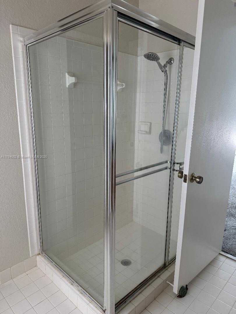 Small Image of 9300 DUNHILL DR, Miramar Number 18