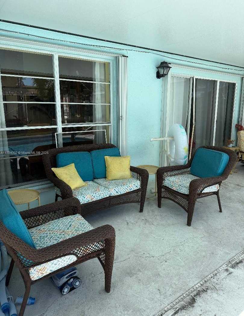 Small Image of 9300 DUNHILL DR, Miramar Number 6