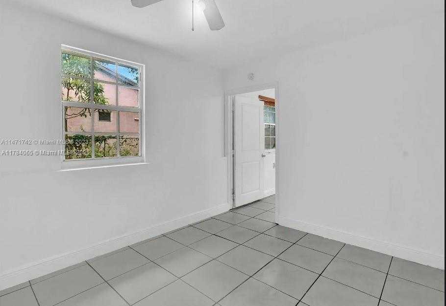 Small Image of 936 NORTH EAST 132ND ST, North Miami Number 17