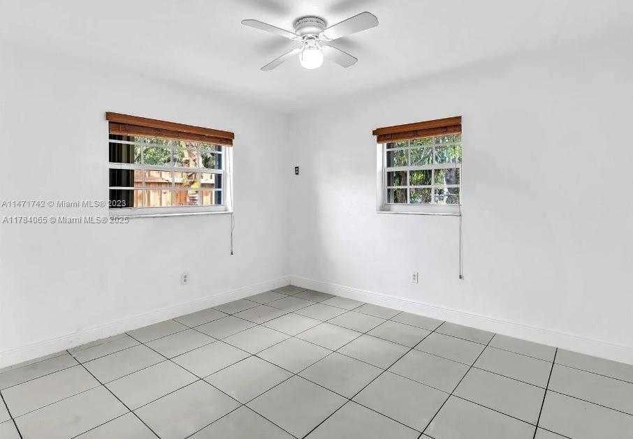 Small Image of 936 NORTH EAST 132ND ST, North Miami Number 18