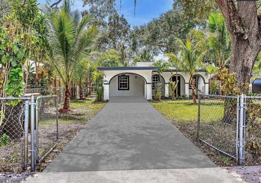 Small Image of 936 NORTH EAST 132ND ST, North Miami Number 32