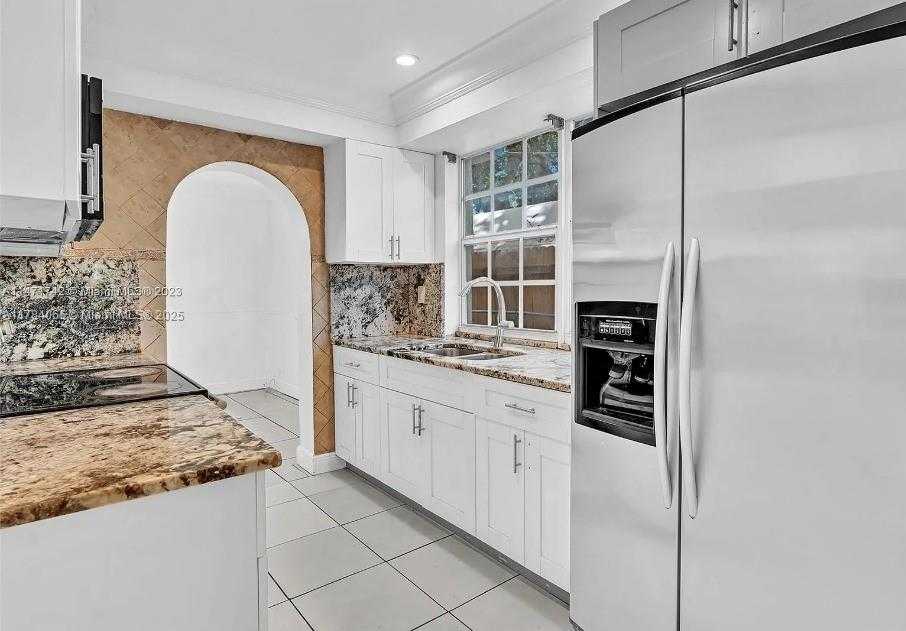 Small Image of 936 NORTH EAST 132ND ST, North Miami Number 4