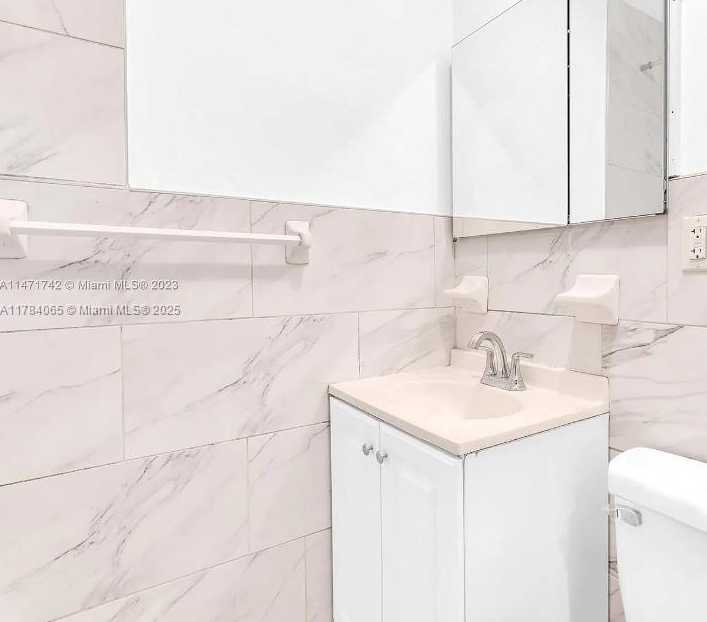 Small Image of 936 NORTH EAST 132ND ST, North Miami Number 9