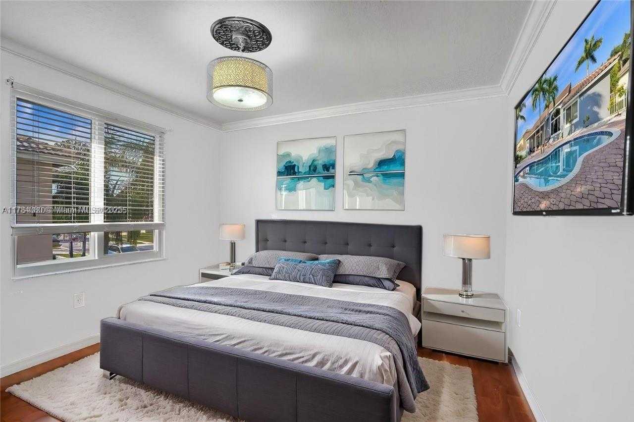 Small Image of 1322 NORTH WEST 139TH AVE, Pembroke Pines Number 16
