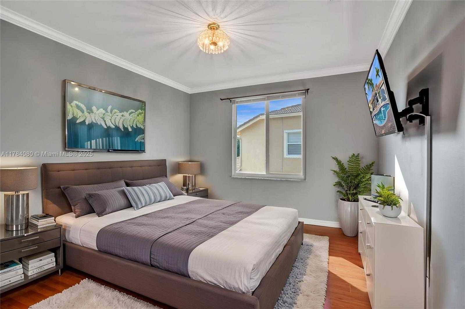 Small Image of 1322 NORTH WEST 139TH AVE, Pembroke Pines Number 24