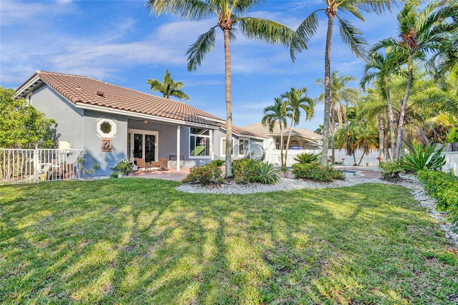Small Image of 1322 NORTH WEST 139TH AVE, Pembroke Pines Number 31