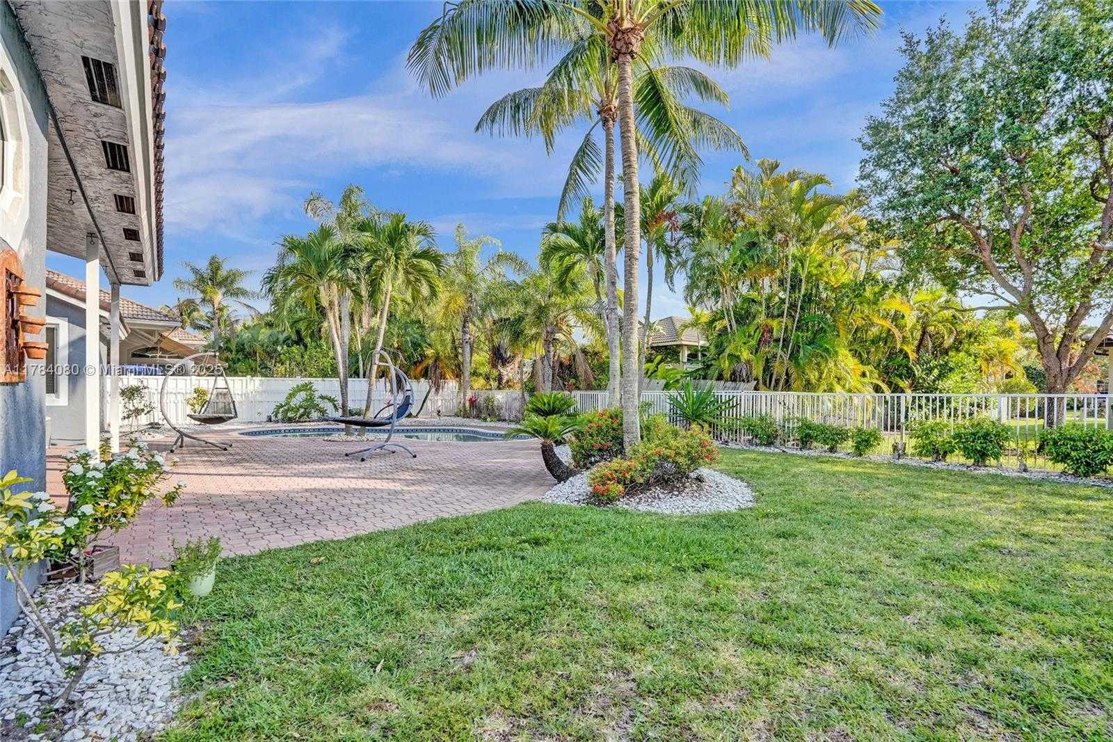 Small Image of 1322 NORTH WEST 139TH AVE, Pembroke Pines Number 32