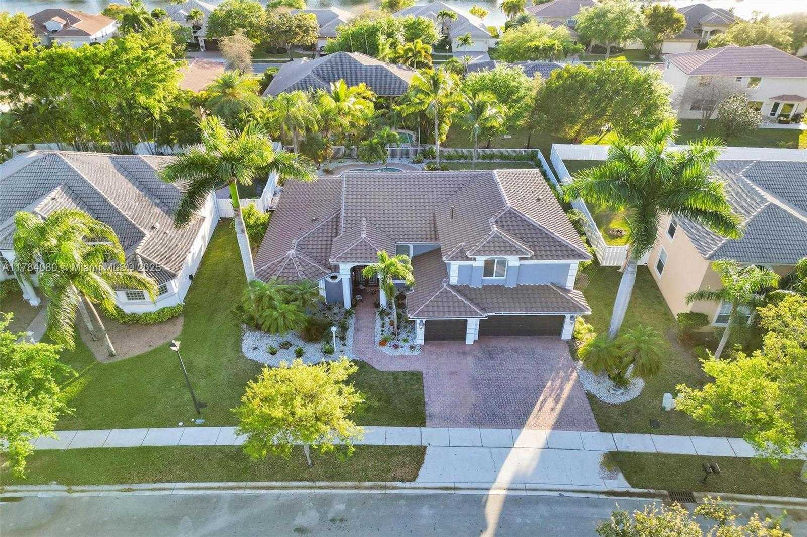 Small Image of 1322 NORTH WEST 139TH AVE, Pembroke Pines Number 38