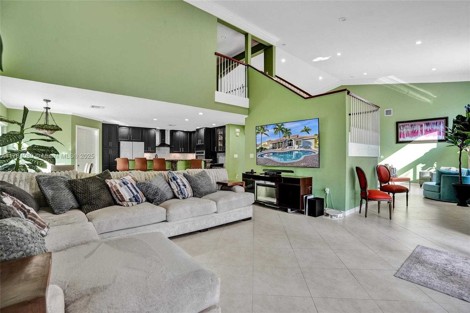 Small Image of 1322 NORTH WEST 139TH AVE, Pembroke Pines Number 4