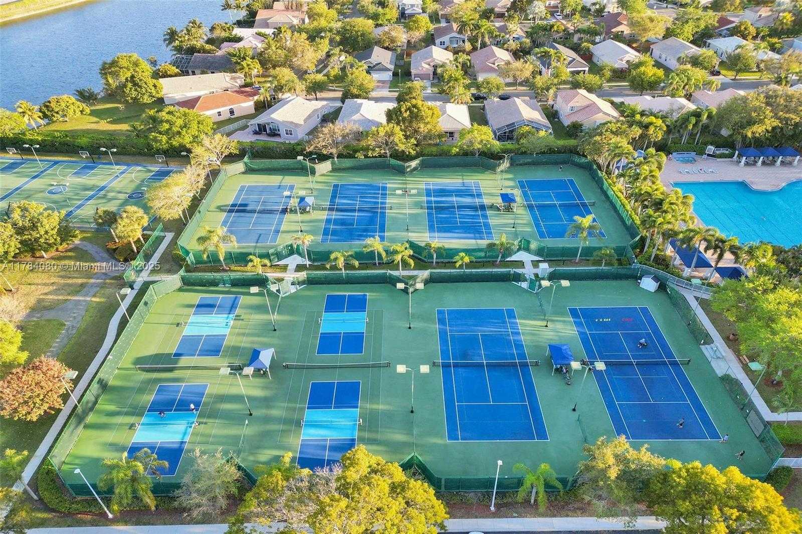 Small Image of 1322 NORTH WEST 139TH AVE, Pembroke Pines Number 42