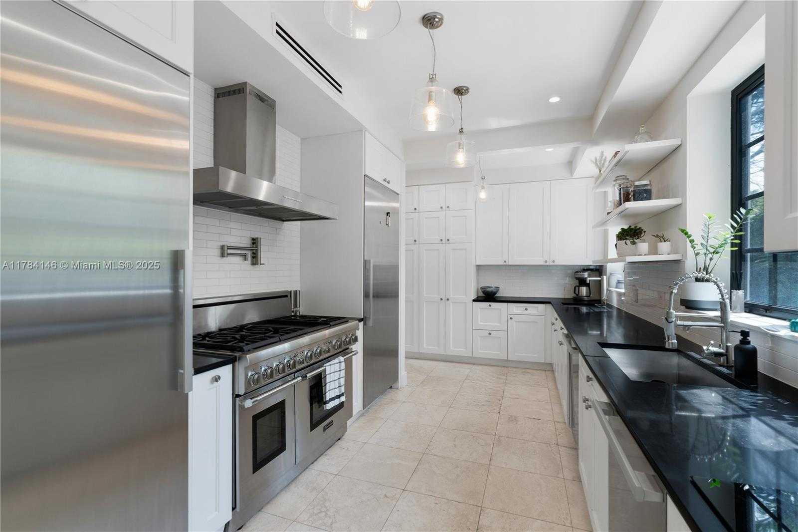 Small Image of 100 EAST DILIDO DR, Miami Beach Number 12