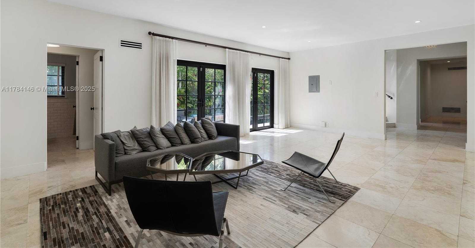 Small Image of 100 EAST DILIDO DR, Miami Beach Number 14