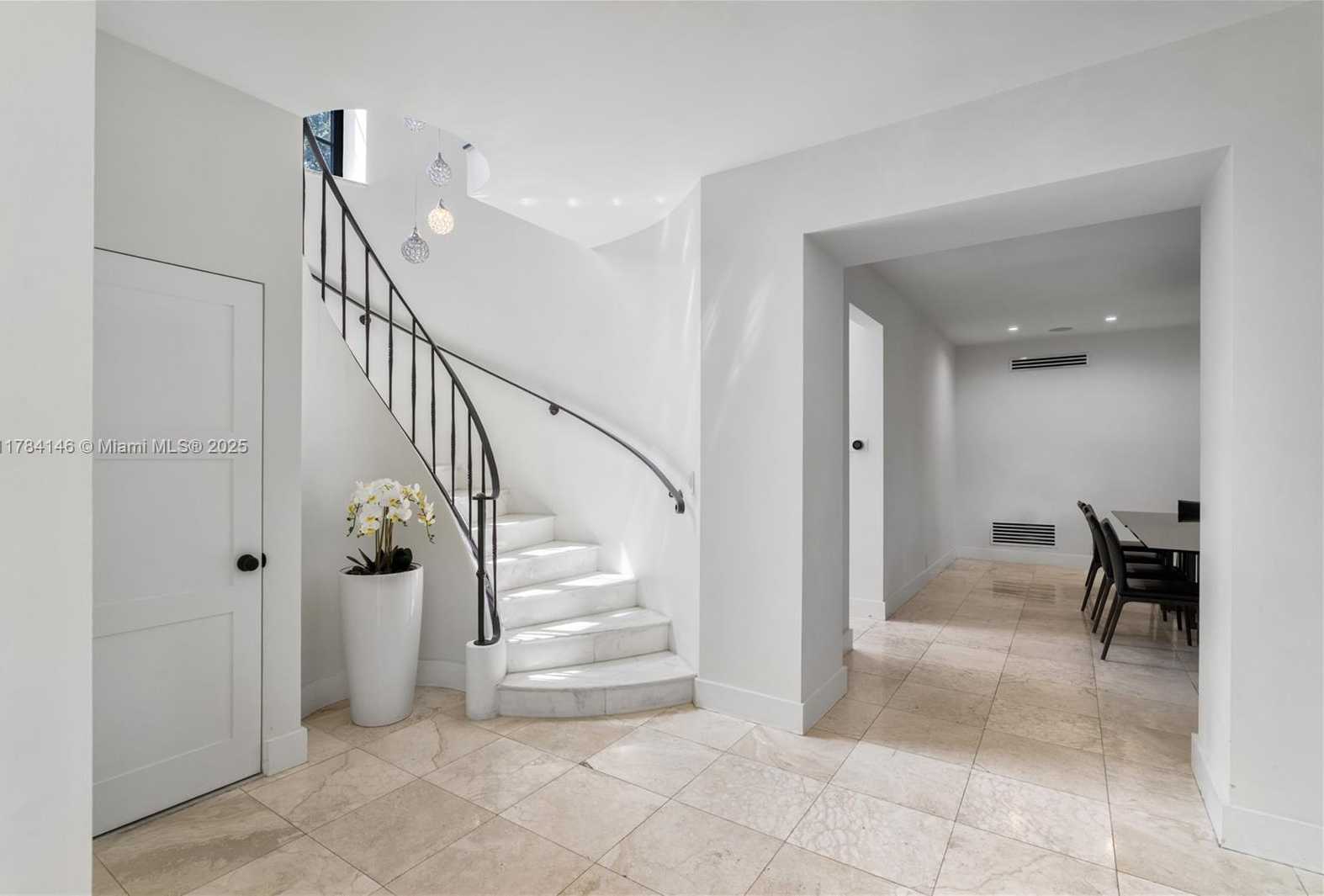 Small Image of 100 EAST DILIDO DR, Miami Beach Number 16