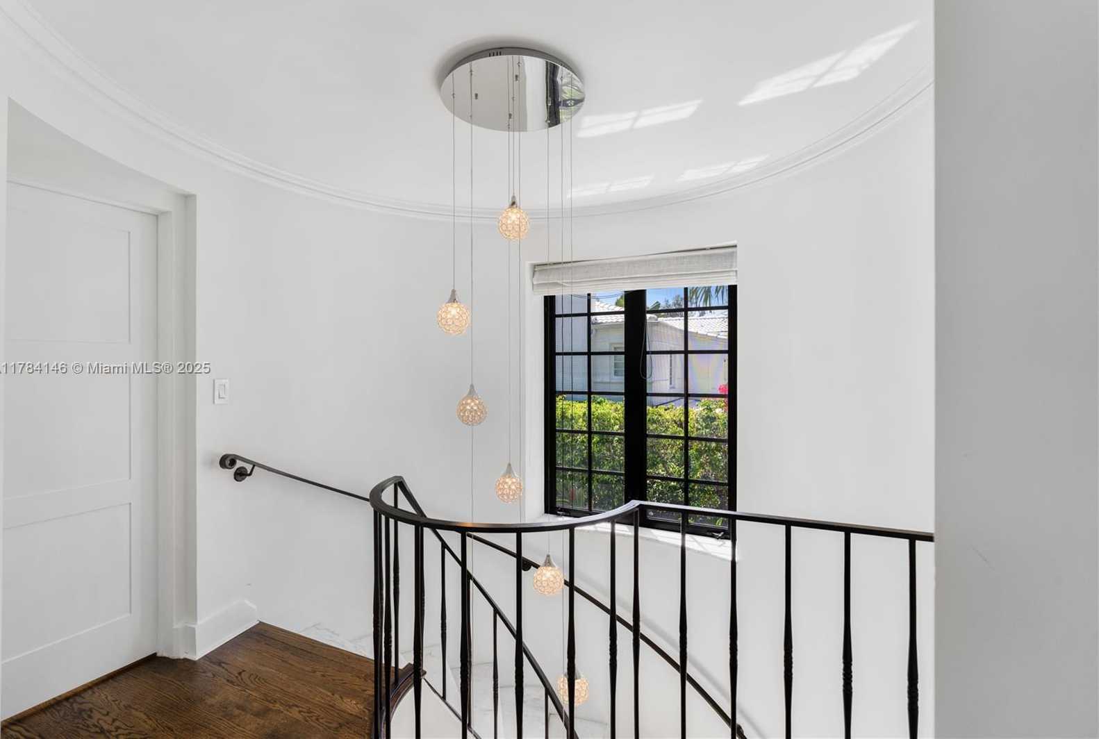 Small Image of 100 EAST DILIDO DR, Miami Beach Number 17
