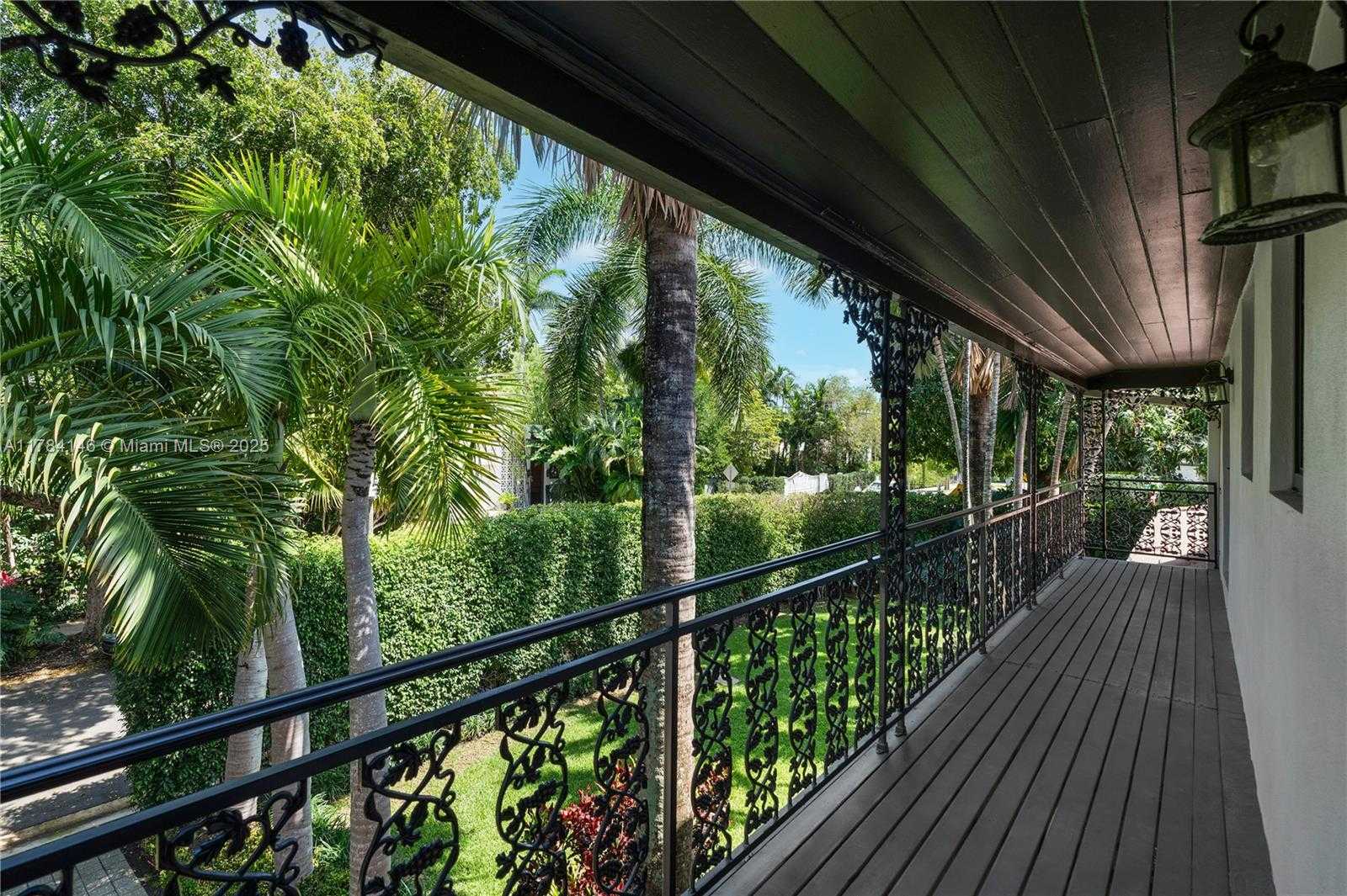 Small Image of 100 EAST DILIDO DR, Miami Beach Number 19