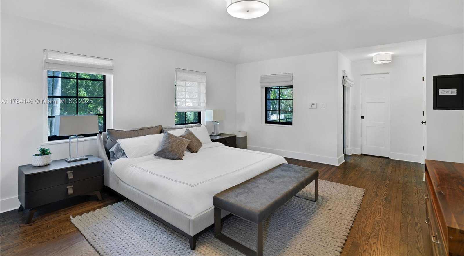 Small Image of 100 EAST DILIDO DR, Miami Beach Number 22