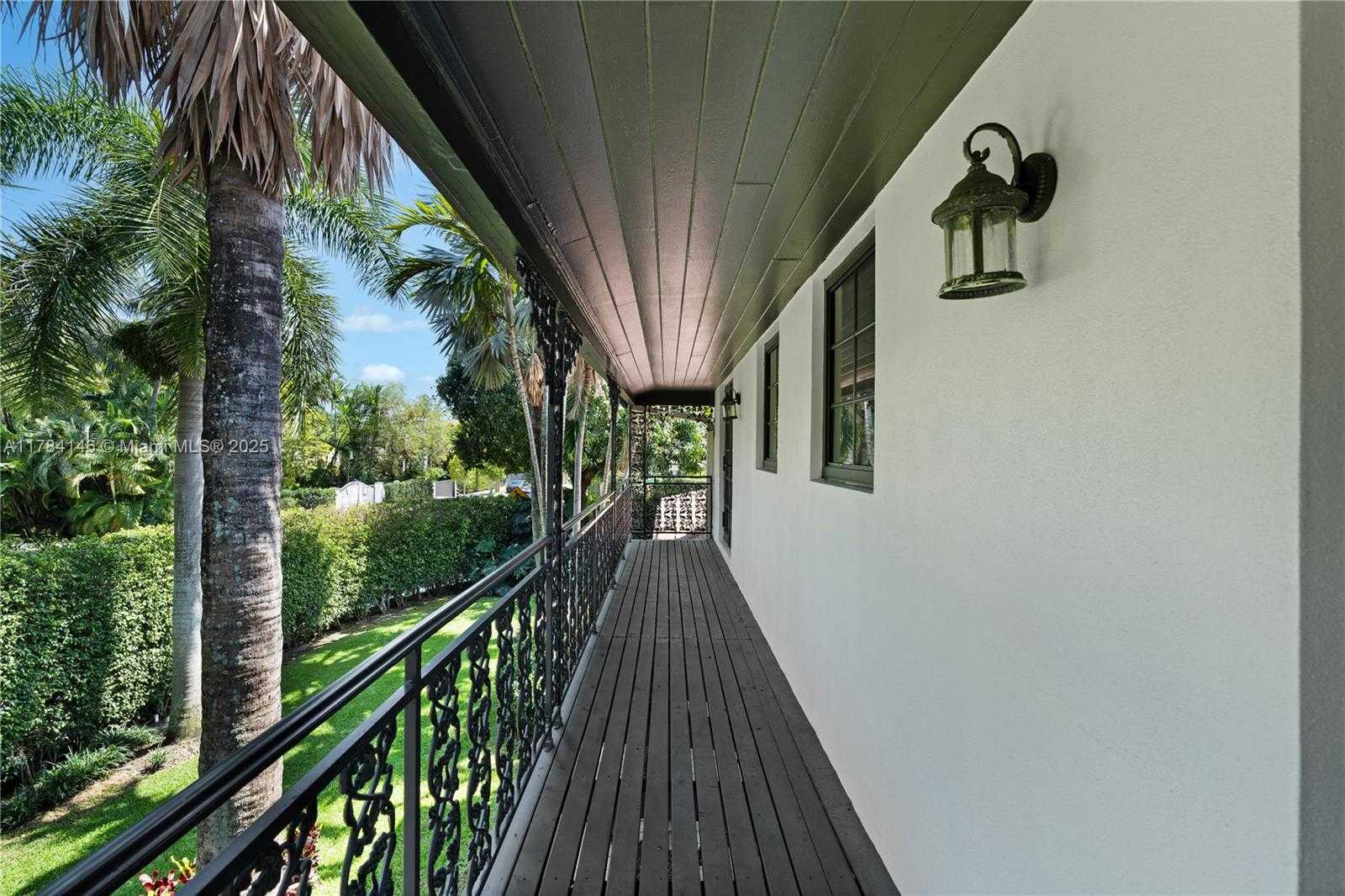 Small Image of 100 EAST DILIDO DR, Miami Beach Number 26