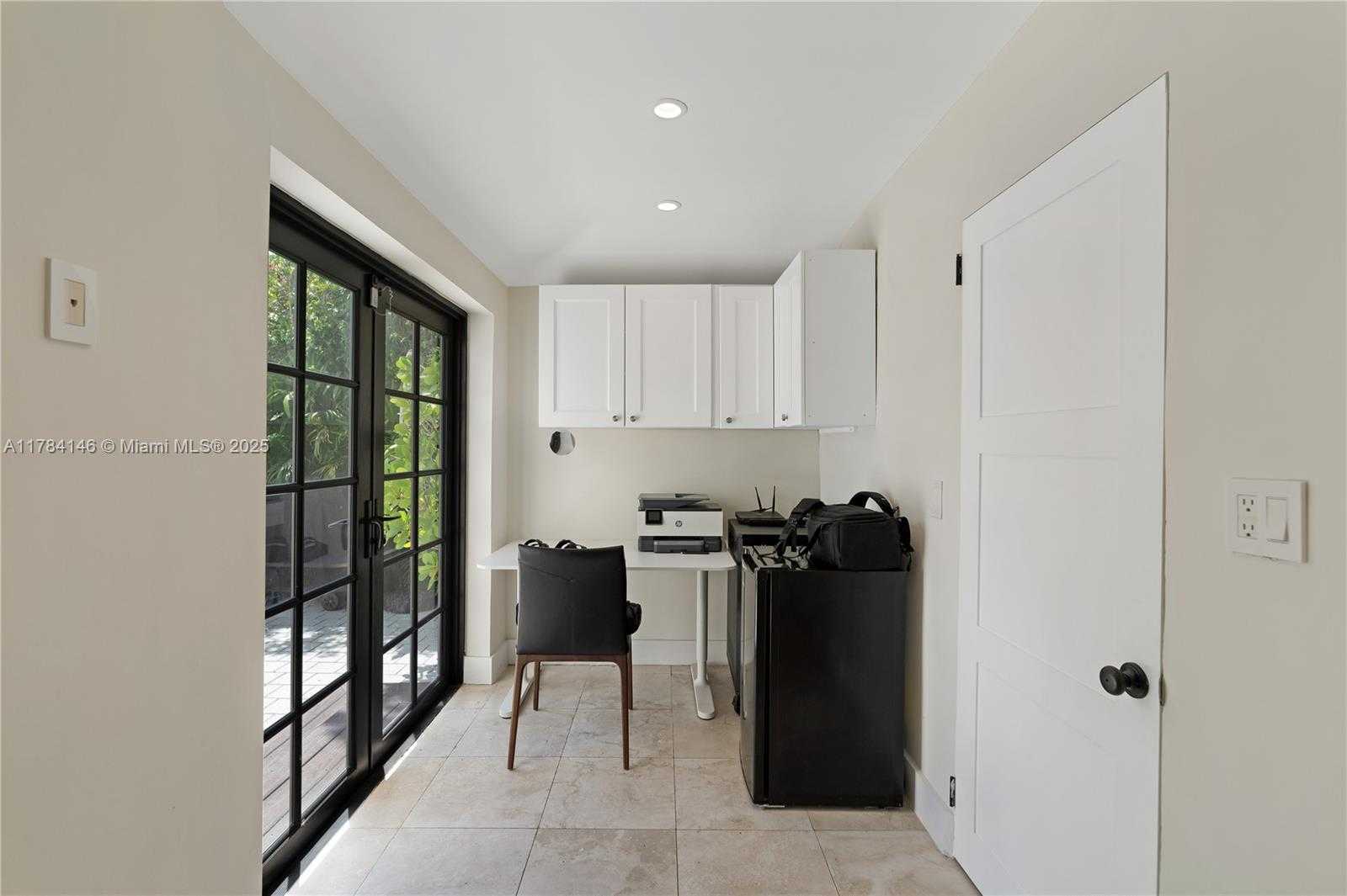Small Image of 100 EAST DILIDO DR, Miami Beach Number 33