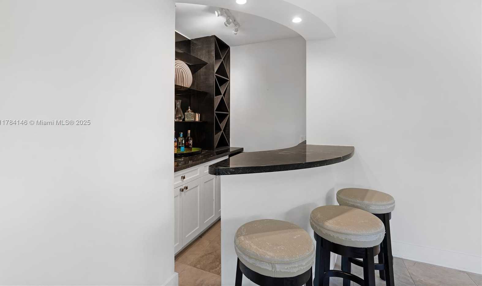 Small Image of 100 EAST DILIDO DR, Miami Beach Number 34