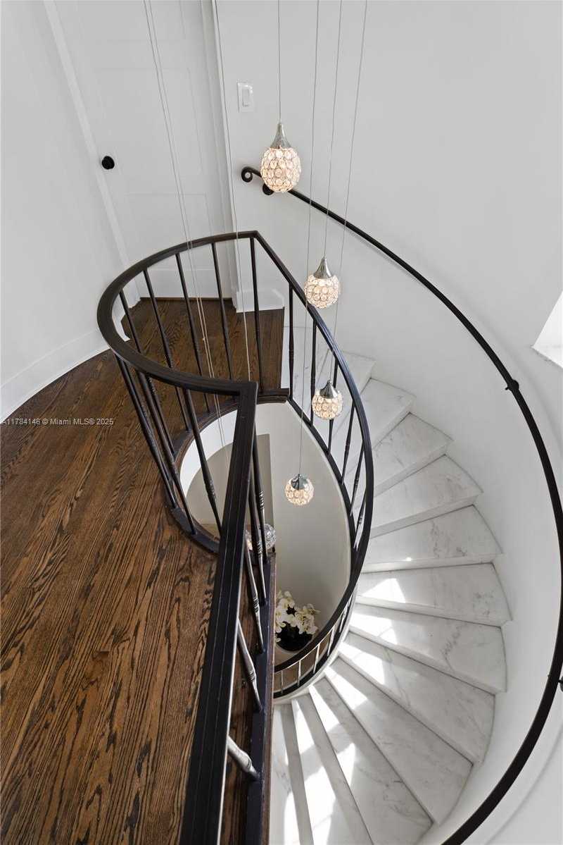 Small Image of 100 EAST DILIDO DR, Miami Beach Number 35