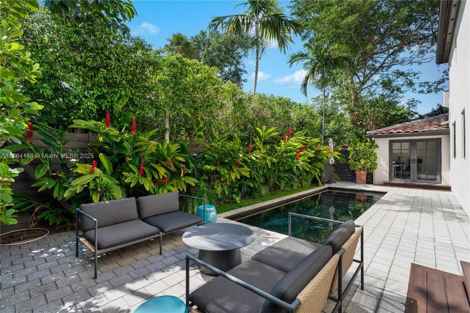 Small Image of 100 EAST DILIDO DR, Miami Beach Number 4