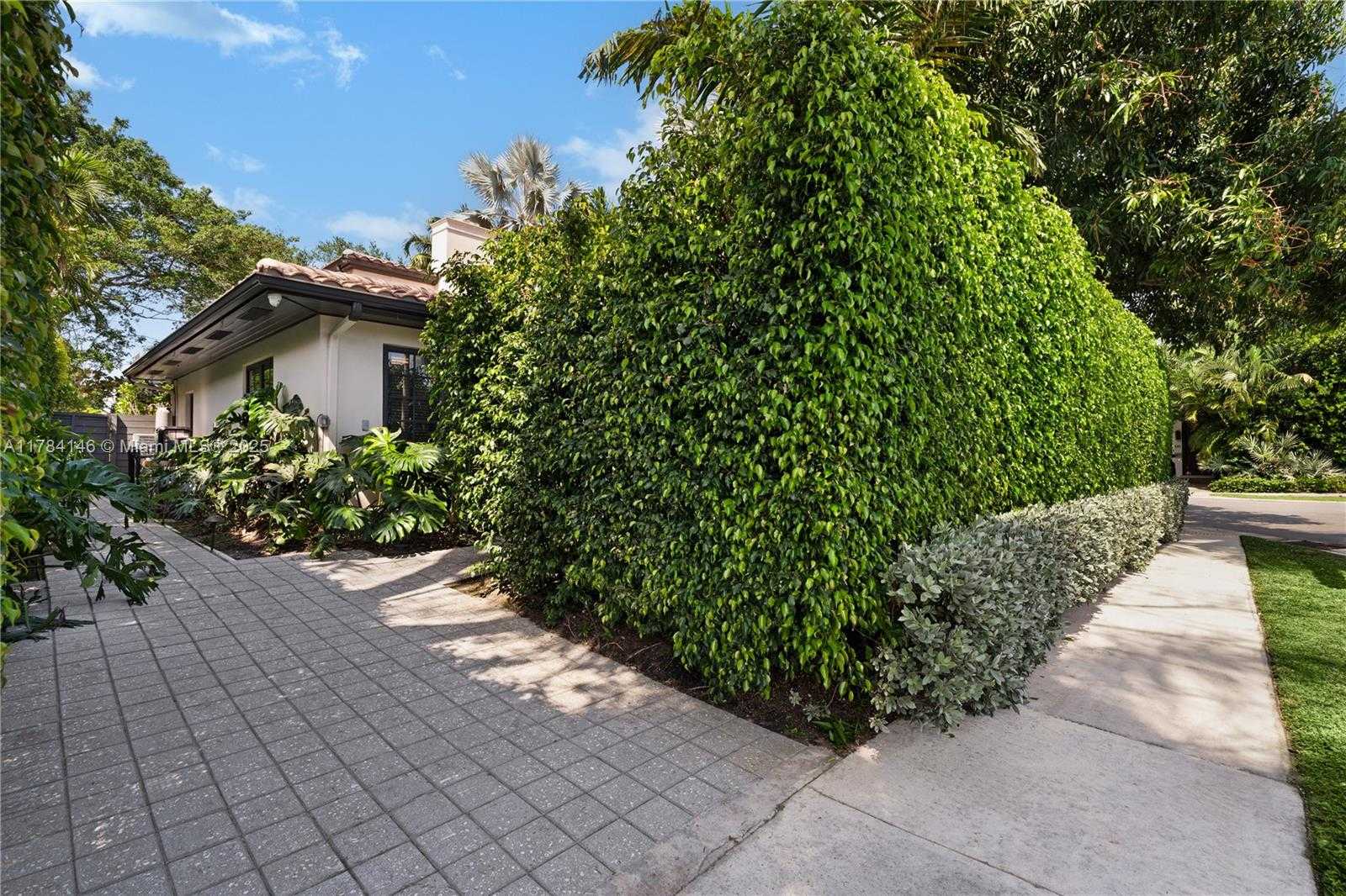Small Image of 100 EAST DILIDO DR, Miami Beach Number 45