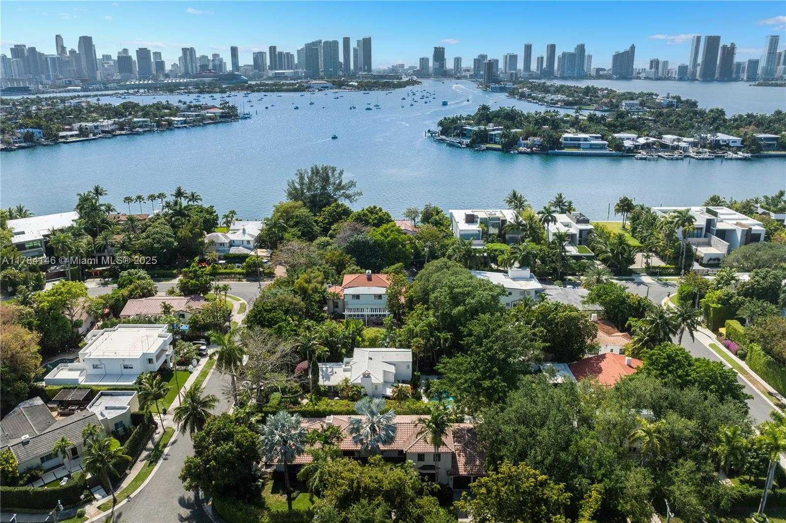 Small Image of 100 EAST DILIDO DR, Miami Beach Number 52