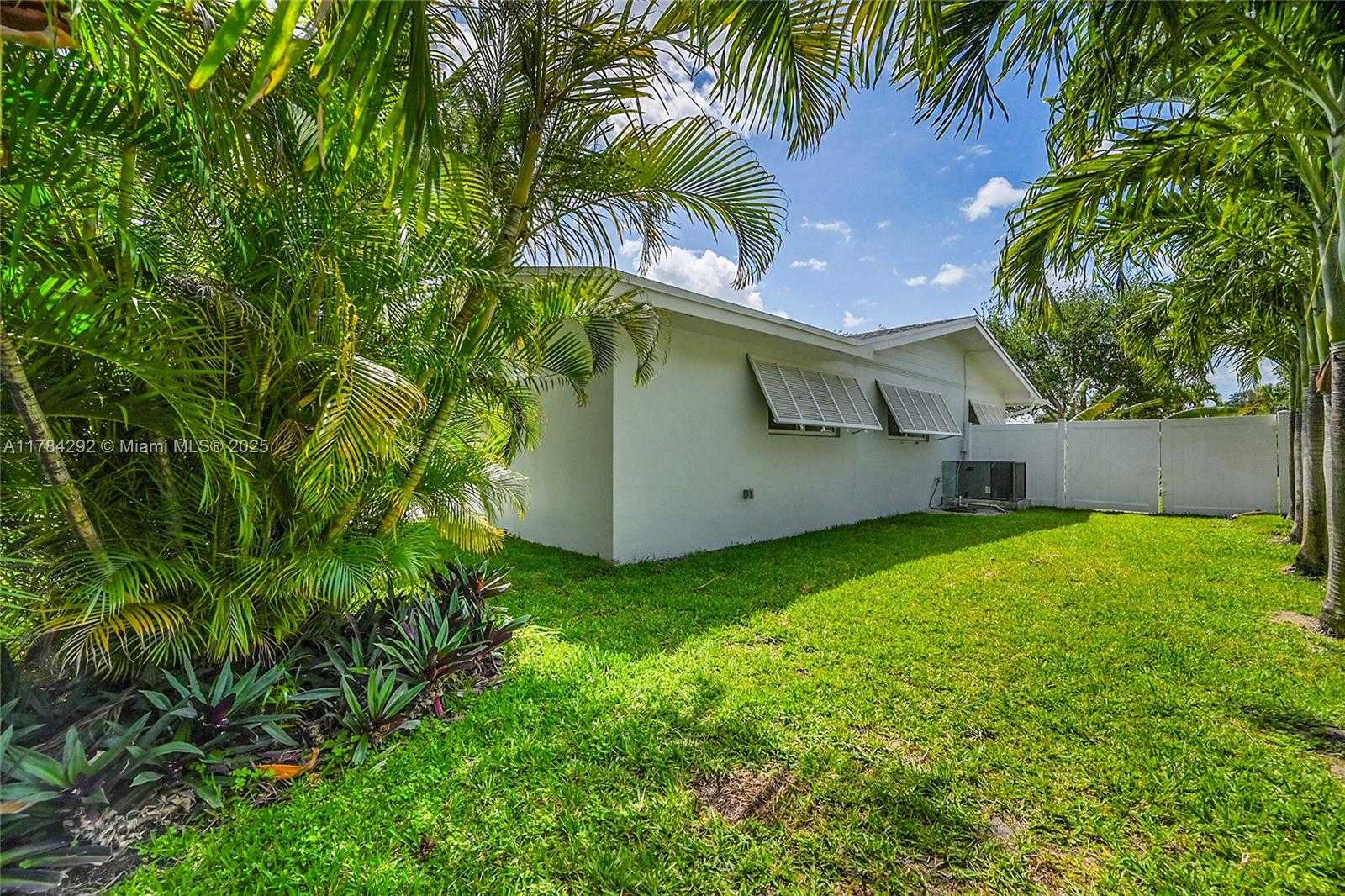 Small Image of 2133 NORTH EAST 63RD CT, Fort Lauderdale Number 37