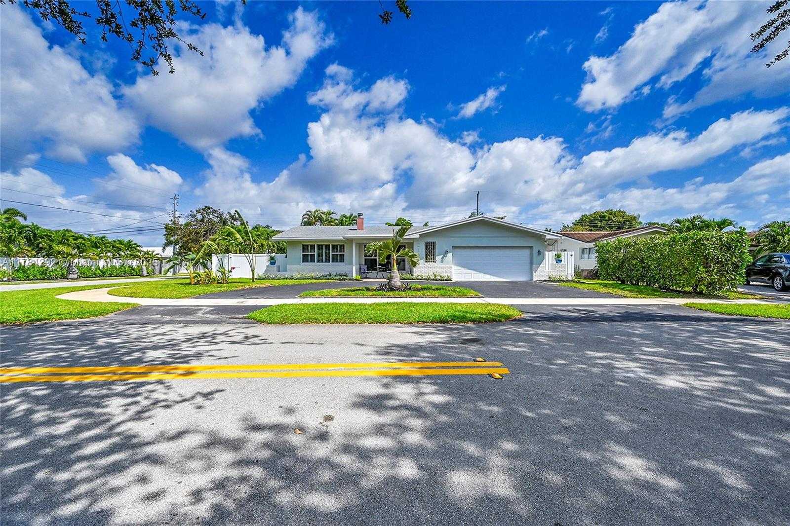 Small Image of 2133 NORTH EAST 63RD CT, Fort Lauderdale Number 5