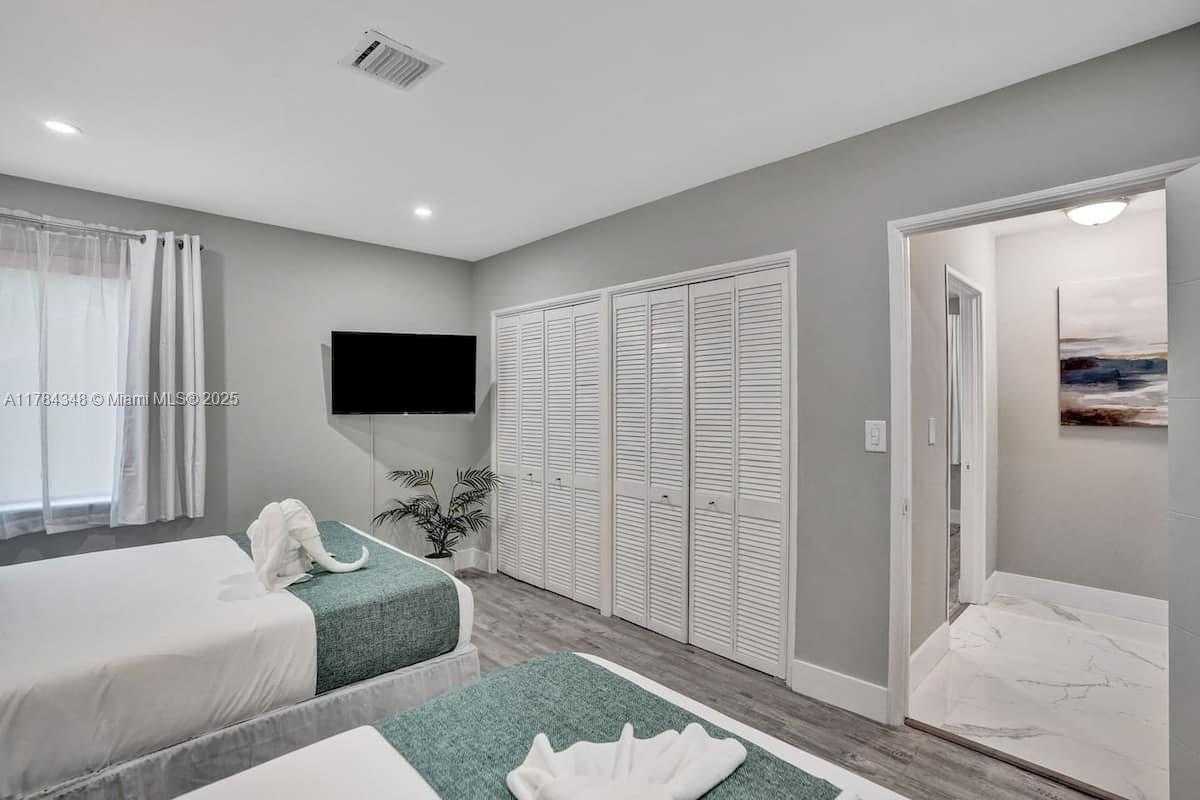Small Image of 1321 SOUTH 16TH AVE, Hollywood Number 45