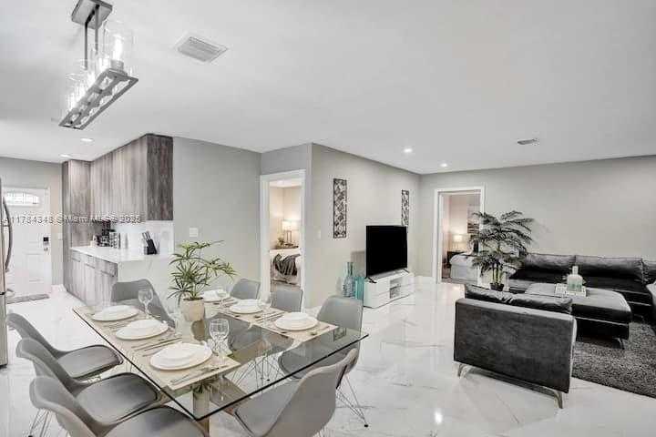 Small Image of 1321 SOUTH 16TH AVE, Hollywood Number 5