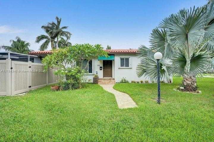 Small Image of 1321 SOUTH 16TH AVE, Hollywood Number 7