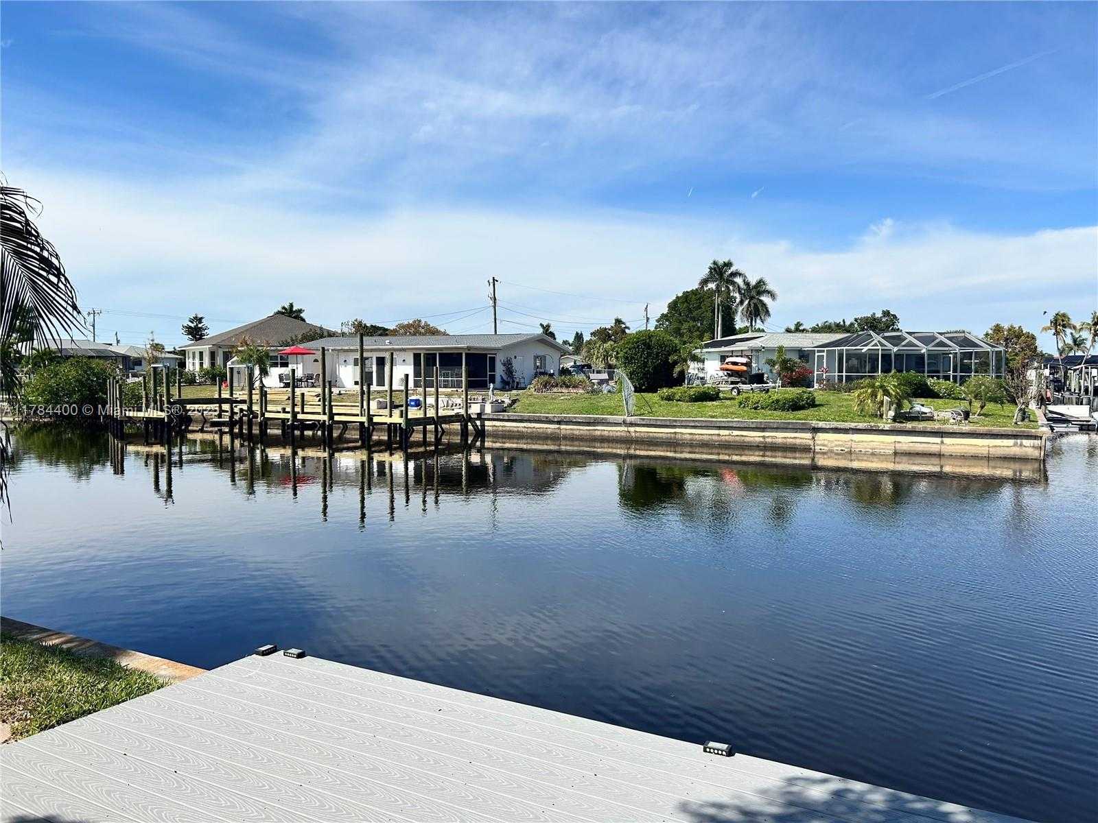 Small Image of 4348 SOUTH ATLANTIC CIR, Fort Myers Number 11