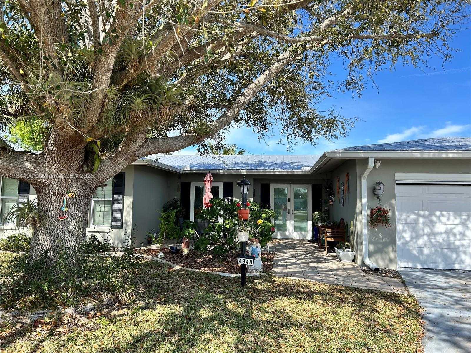Small Image of 4348 SOUTH ATLANTIC CIR, Fort Myers Number 12
