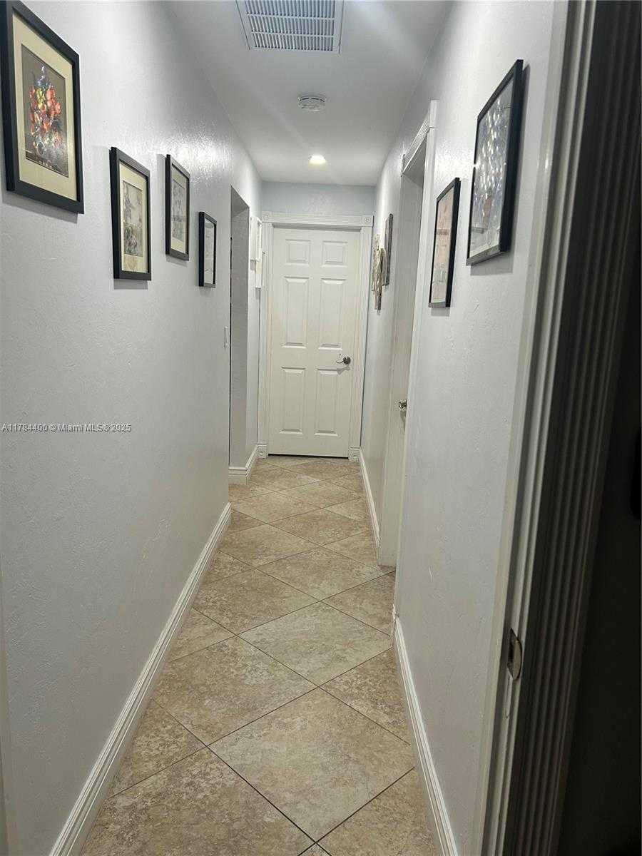 Small Image of 4348 SOUTH ATLANTIC CIR, Fort Myers Number 35