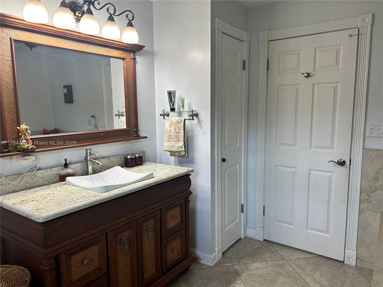 Small Image of 4348 SOUTH ATLANTIC CIR, Fort Myers Number 36