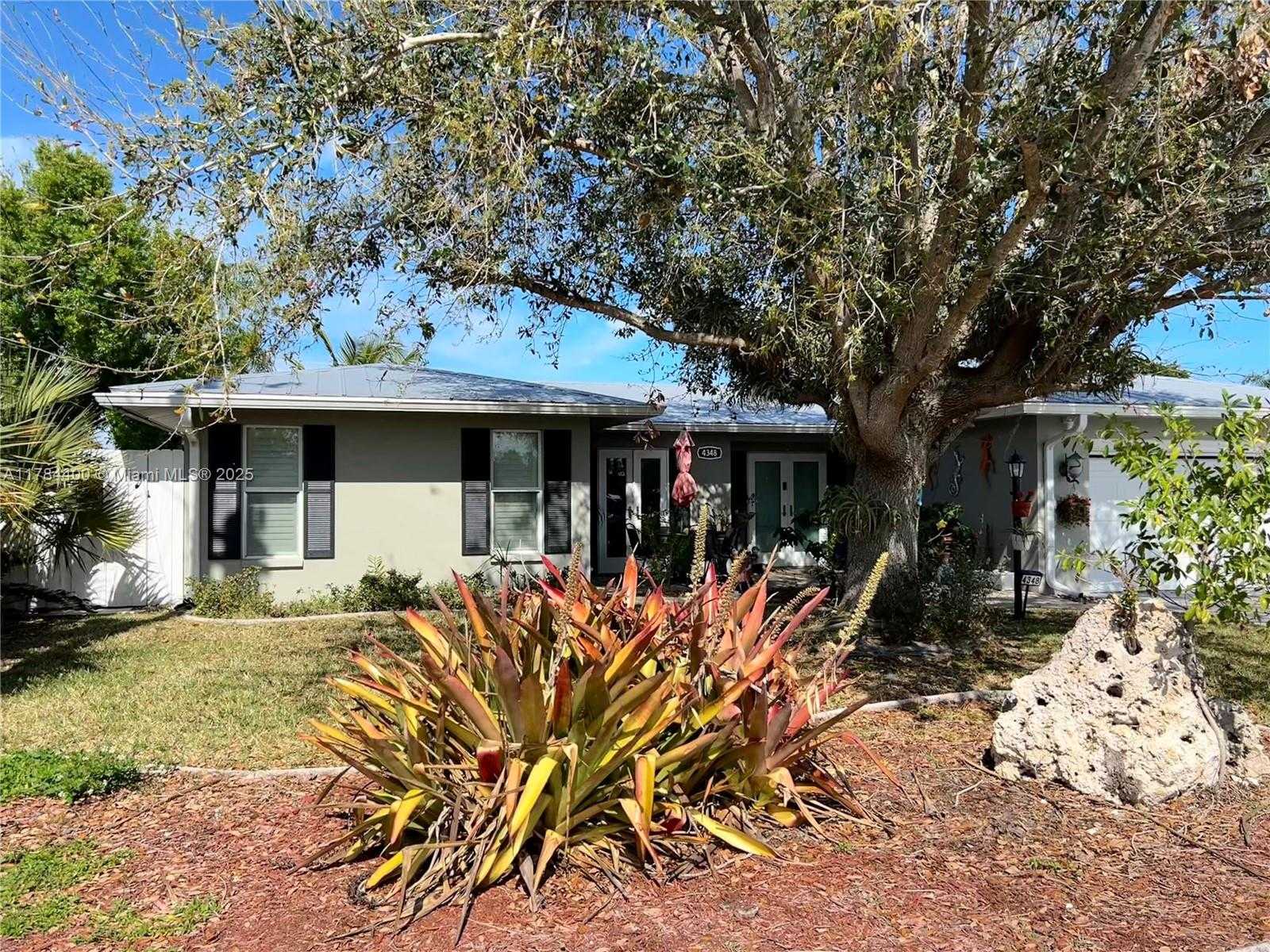 Small Image of 4348 SOUTH ATLANTIC CIR, Fort Myers Number 4