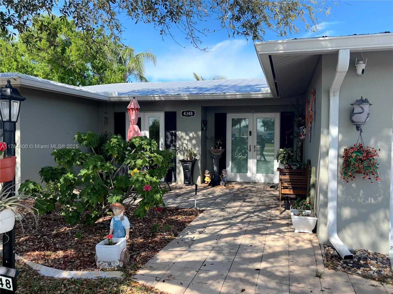 Small Image of 4348 SOUTH ATLANTIC CIR, Fort Myers Number 5